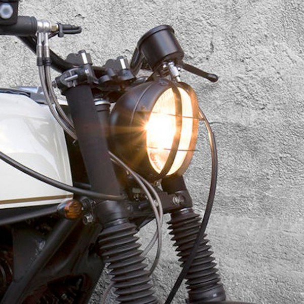 PHARE AVANT SCRAMBLER NOIR 5 3/4" POUR MOTO ET HARLEY DAVIDSON