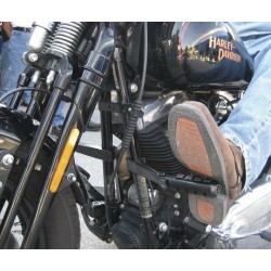 POGGIAPIEDI REGOLABILI HIGHWAY NERI CON ATTACCHI 32 MM (1-1/4") SU TELAIO MOTO