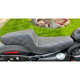 SITZ COMFORT STEP UP ™ DIAMOND MIT GEL 4.5 GAL HARLEY DAVIDSON XL SPORTSTER 2004-2021