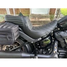 SITZ COMFORT 2-UP LE PERA KICKFLIP TRACK PLEAT HARLEY DAVIDSON FLSB SOFTAIL SPORT GLIDE 18-24