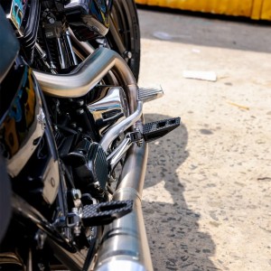 KIT PEDANE TRASHIN P-54 EXTRA GRIP PASSEGGERO NERE HARLEY DAVIDSON SOFTAIL 2018-2025