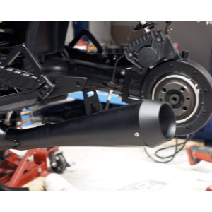 SCARICO MARMITTA UNIVERSALE SLIP-ON GP STYLE M4 30 CM.NERO PER MOTO